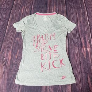 Nike Graphic Tee Win Sportswear V Neck